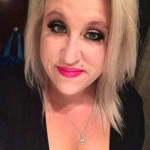 Meet your Posher, Evanik